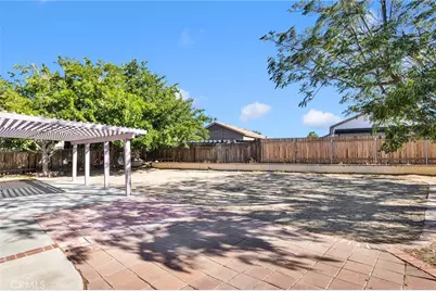 13759 Clear Valley, Victorville, CA 92392 - Photo 37