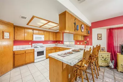 15023 Byron Drive, Apple Valley, CA 92307 - Photo 11