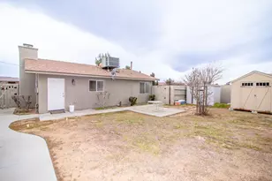 20376 Tonawanda, Apple Valley, CA 92307 - Photo 67
