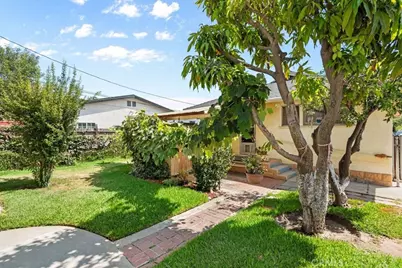 7715 Whitsett, Los Angeles, CA 90001 - Photo 31