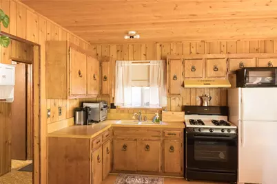 260 Highland, Sugarloaf, CA 92386 - Photo 11