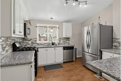 19009 Joshua, Adelanto, CA 92301 - Photo 7