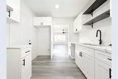 718 E 103rd Place, Los Angeles, CA 90002 - Photo 5