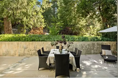 26385 Walnut Hills Drive, Lake Arrowhead, CA 92352 - Photo 17