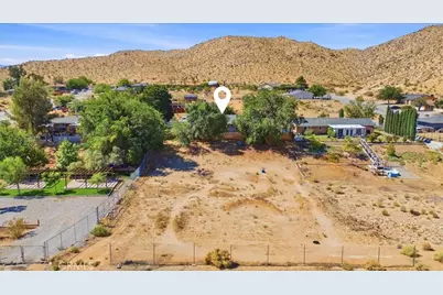 16523 Mackennas Gold Avenue, Lake Los Angeles, CA 93591 - Photo 23