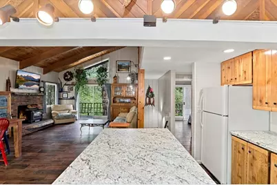 1044 Lausanne, Crestline, CA 92325 - Photo 31