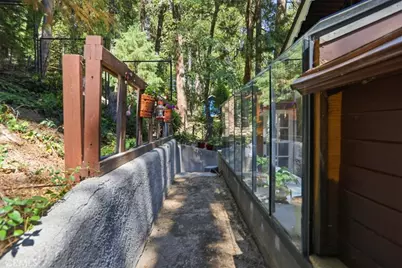 1044 Lausanne, Crestline, CA 92325 - Photo 53