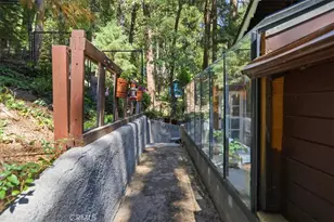 1044 Lausanne, Crestline, CA 92325 - Photo 47