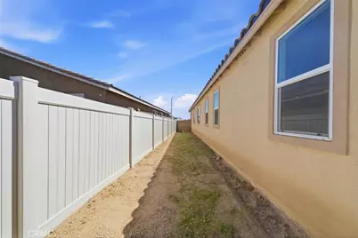 8660 Chester Avenue, Hesperia, CA 92344 - Photo 23