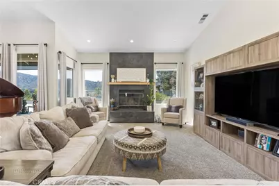 13582 Oak Hill Court, Yucaipa, CA 92399 - Photo 7