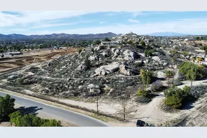 1020 Clayton, Perris, CA 92570 - Photo 25