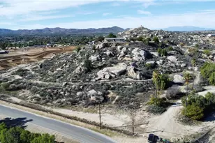 1020 Clayton, Perris, CA 92570 - Photo 25