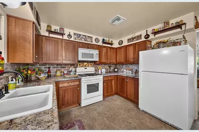 34249 Avenue H, Yucaipa, CA 92399 - Photo 17