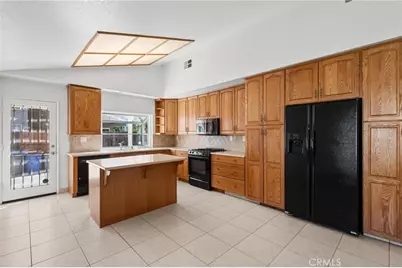 11810 Avalon, Yucaipa, CA 92399 - Photo 9