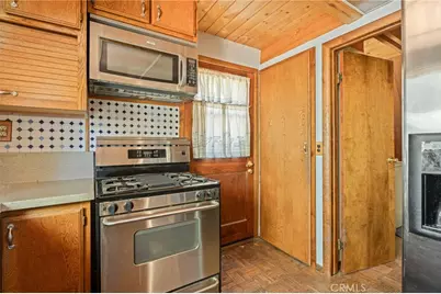 2396 Ridge Drive, Running Springs, CA 92382 - Photo 7