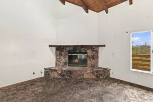 327 E Zermatt Dr, Crestline, CA 92325 - Photo 17