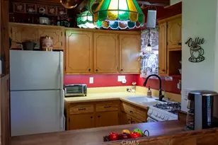 767 W Victoria Ct, Lake Arrowhead, CA 92352 - Photo 13