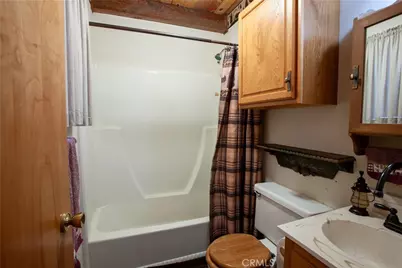 767 W Victoria Court, Lake Arrowhead, CA 92352 - Photo 23