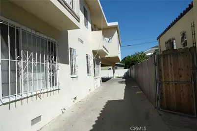 4553 W 17th, Los Angeles, CA 90019 - Photo 3