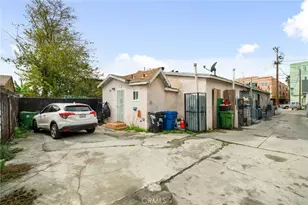 9538 Compton Ave, Los Angeles, CA 90002 - Photo 27
