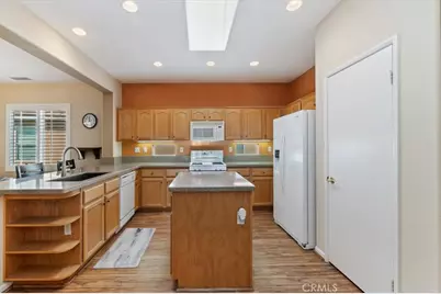 24479 Chamois, Corona, CA 92883 - Photo 5