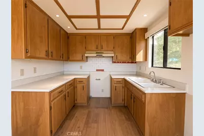 25075 Basel, Crestline, CA 92325 - Photo 3