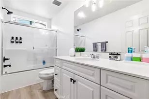 27464 Honeydew Ct, Saugus, CA 91350 - Photo 31