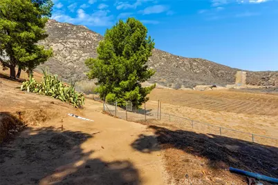 299 Anderegg, Colton, CA 92324 - Photo 29