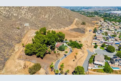 299 Anderegg, Colton, CA 92324 - Photo 9