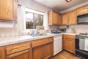 417 E Mountain View, Big Bear City, CA 92314 - Photo 13