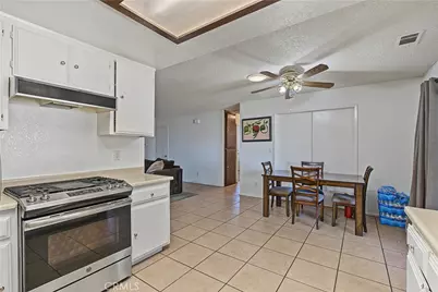 12787 Algonquin Road, Apple Valley, CA 92308 - Photo 17
