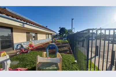 13130 Magnolia Avenue, Corona, CA 90879 - Photo 7