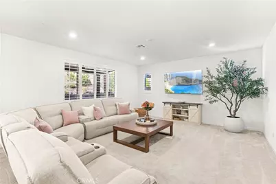 16680 Island Oak, Fontana, CA 92336 - Photo 7