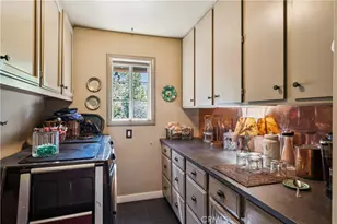 27403 Pinewood Dr, Lake Arrowhead, CA 92317 - Photo 31