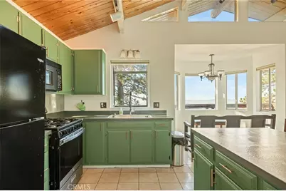 31603 Panorama Drive, Running Springs, CA 92382 - Photo 5