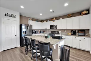 16022 Shawnee Ln, Victorville, CA 92394 - Photo 19