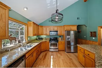 340 Santa Barbara Avenue, Sugarloaf, CA 92386 - Photo 15