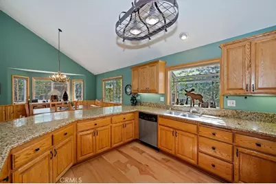 340 Santa Barbara Avenue, Sugarloaf, CA 92386 - Photo 17