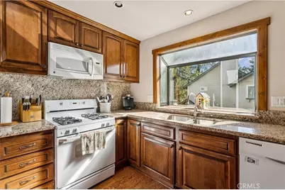 557 Brentwood, Lake Arrowhead, CA 92352 - Photo 9
