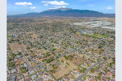 17829 Terry Street, Fontana, CA 92336 - Photo 37