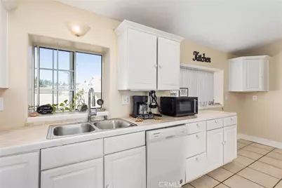31712 Avenue E, Yucaipa, CA 92399 - Photo 11