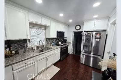 8206 Olanda, Paramount, CA 90723 - Photo 5