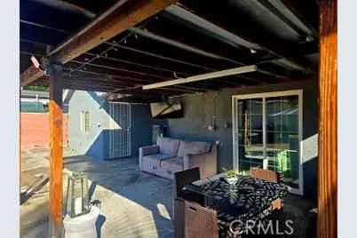 8206 Olanda, Paramount, CA 90723 - Photo 9