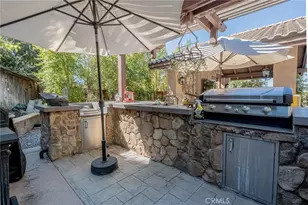 596 Hacienda Dr, Riverside, CA 92507 - Photo 25