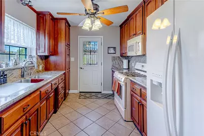 18173 Slover, Bloomington, CA 92316 - Photo 9