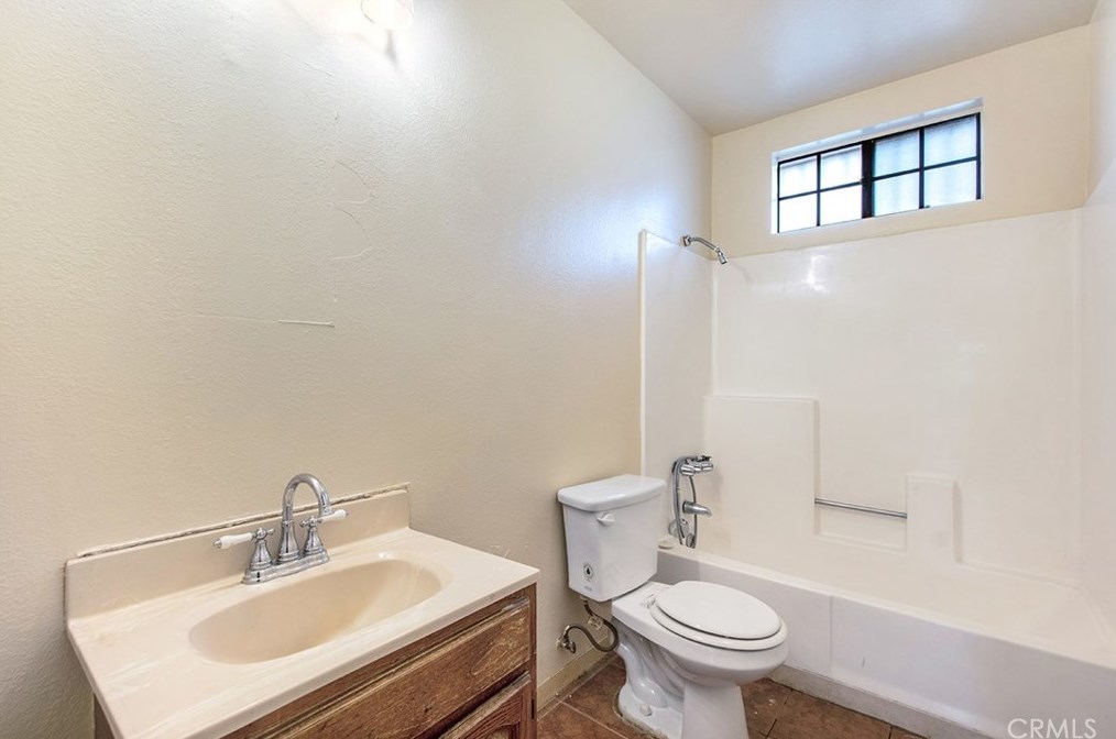 1455 94th St, Los Angeles CA  90047-3911 exterior