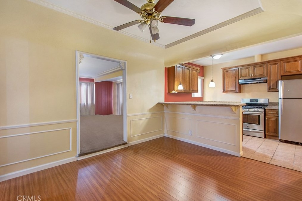 1455 94th St, Los Angeles CA  90047-3911 exterior