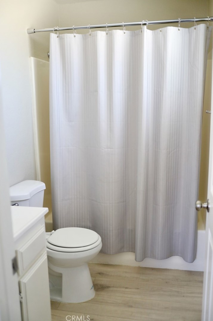 19030 Sheffield St, Hesperia CA  92345-6754 exterior