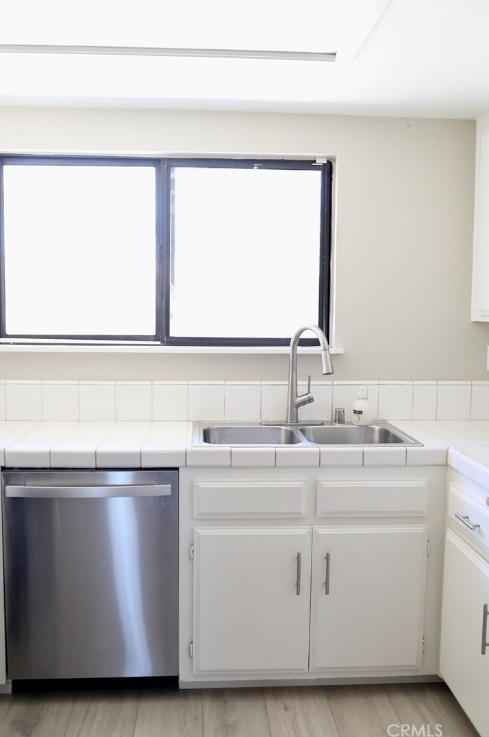 19030 Sheffield St, Hesperia CA  92345-6754 exterior