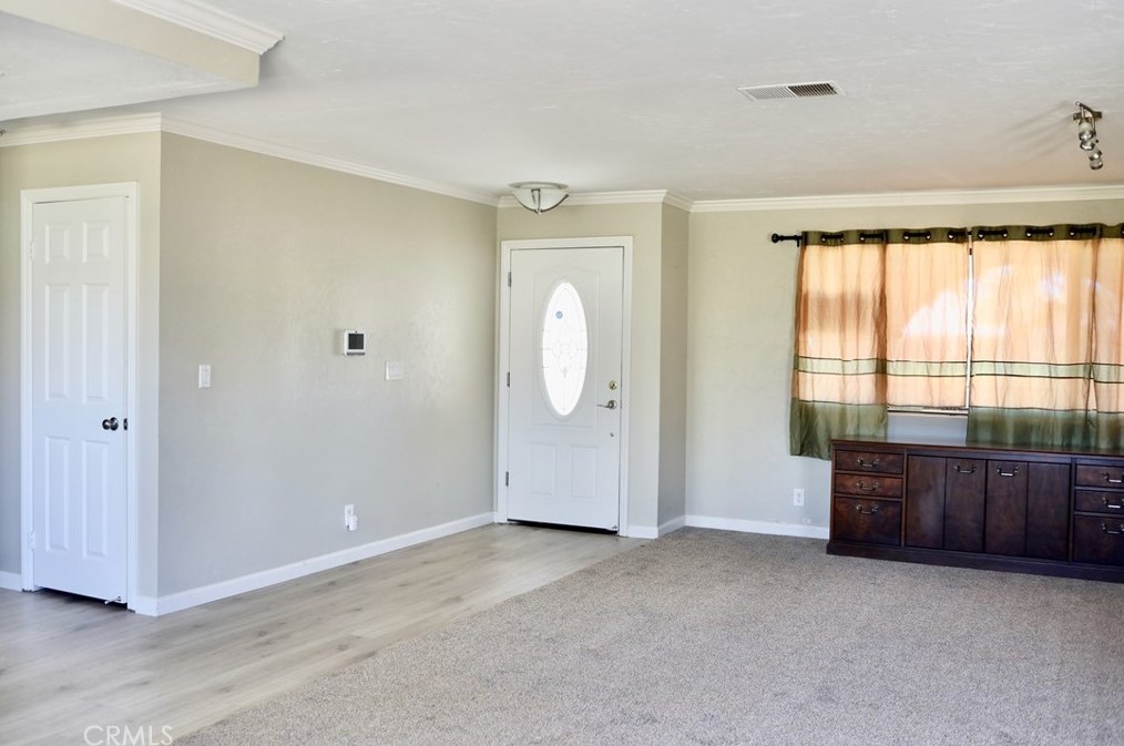 19030 Sheffield St, Hesperia CA  92345-6754 exterior